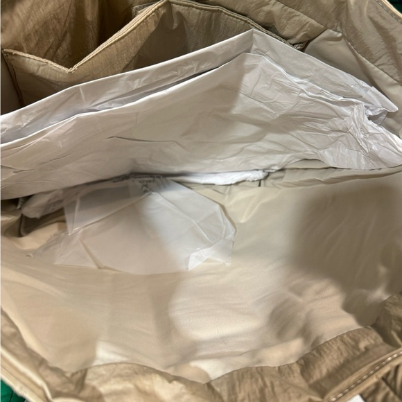 Calvin Klein Quilted Tote Bag. - Picture 8 of 10